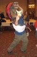 El cosplay mas patetico del mundo, bien hace en taparse la cara
