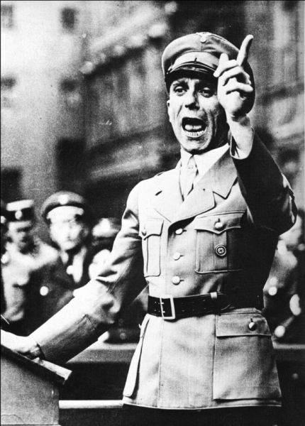 Archivo:Goebbels.jpg
