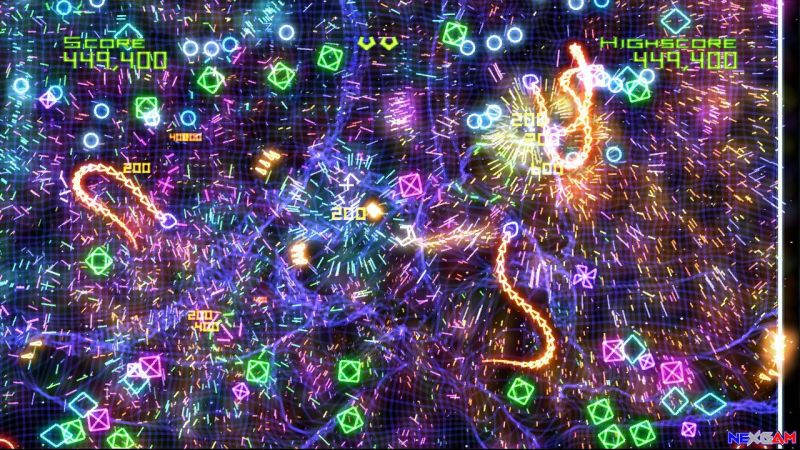 Archivo:Geometry-Wars--Retro-Evolved-1.jpg