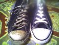 Sus primeros Converse de emo (el tiempo pasa tan rapido :'))