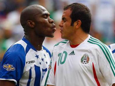 Cuauhtemoc-beso.jpg