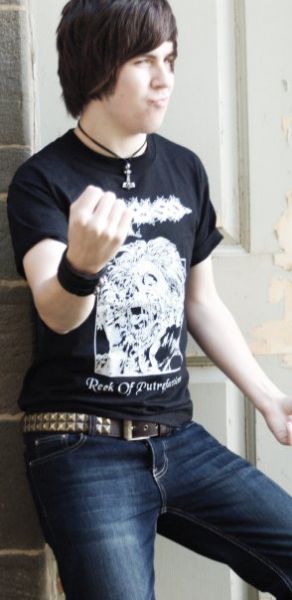 Archivo:Emo carcass.jpg